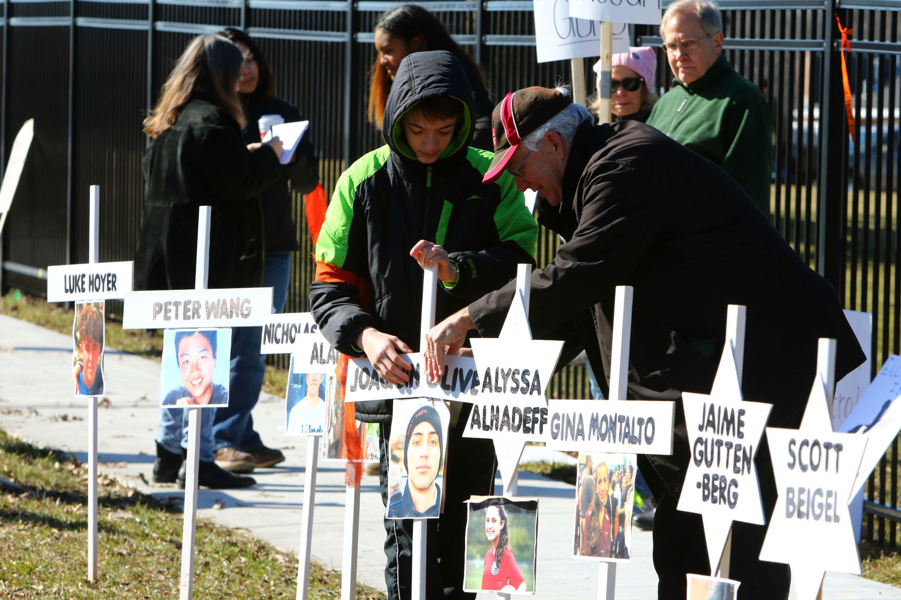 Gallery: Organizers protest outside gun show in Crown Point